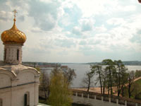 Вид со звонницы на Троицкий собор и слияние рек Волги и Костромы