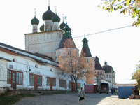Северная стена монастыря